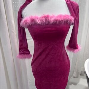 Elegant Pink Velvet Dress with Faux Fur Trim